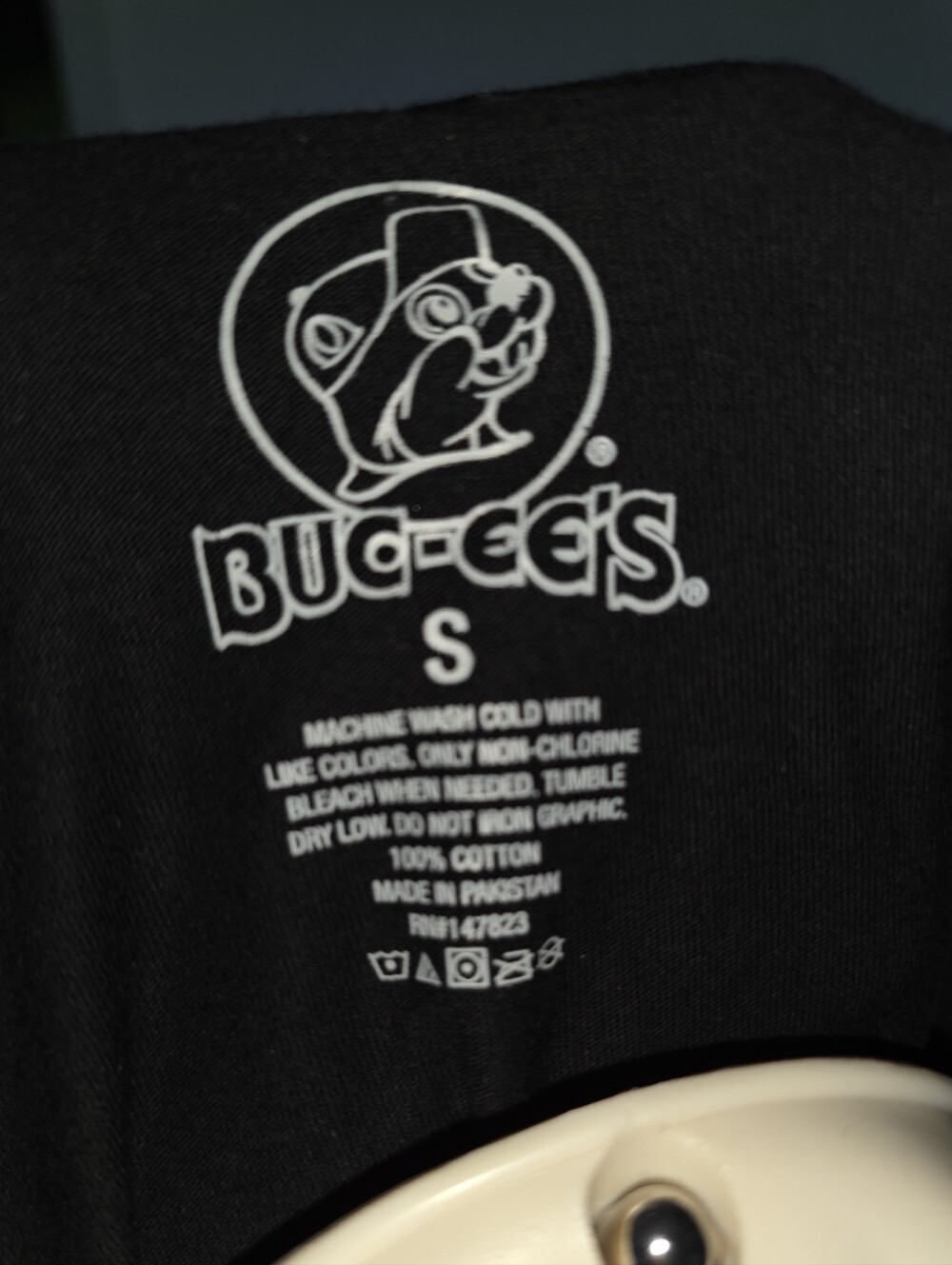 Buc-ee's Official logo Tee NWOT - Picture 3 of 4